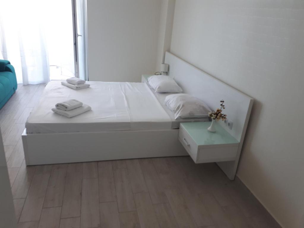 ApartHotel Calypso in Orbi room 3